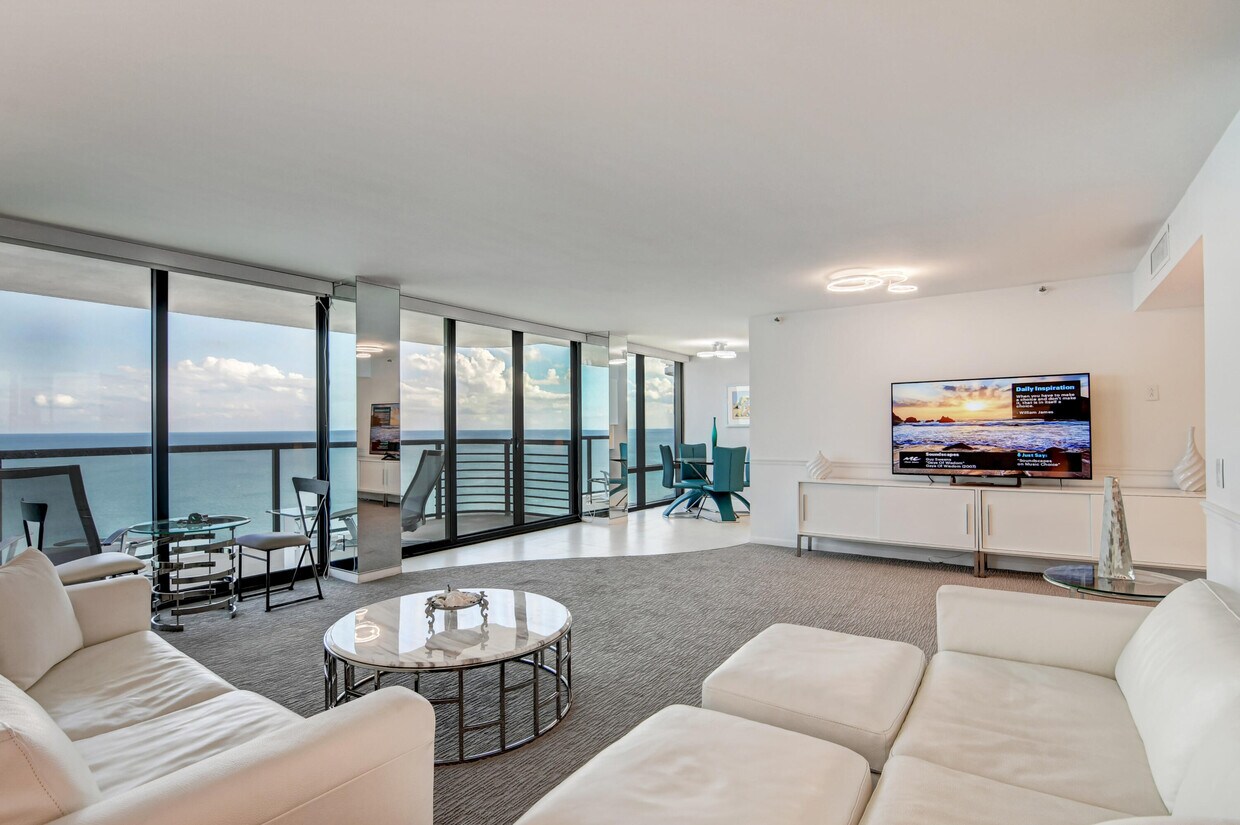 Foto principal - 250 S Ocean Blvd
