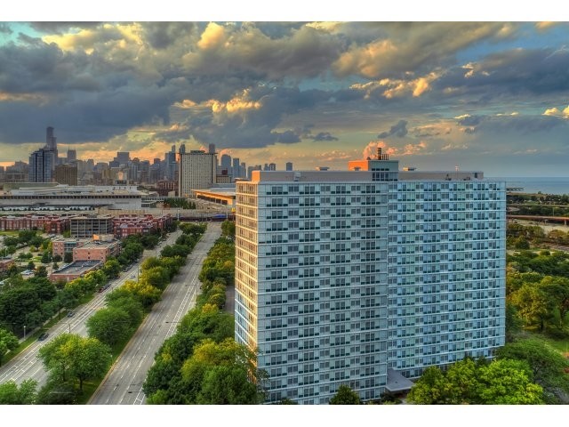 Foto principal - 2801 S King Dr