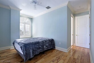 Building Photo - 900 5th Ave S