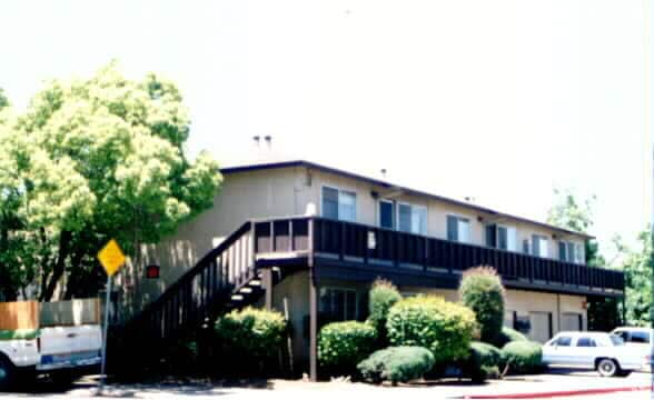 Building Photo - 1616 G St