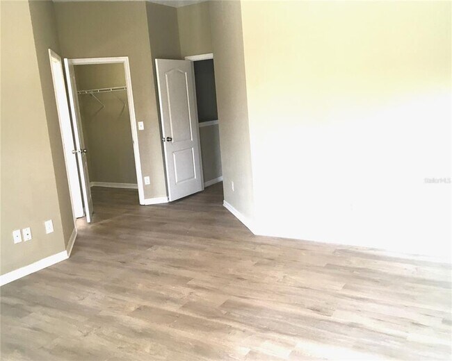 Foto del edificio - 10299 Lake District Ln