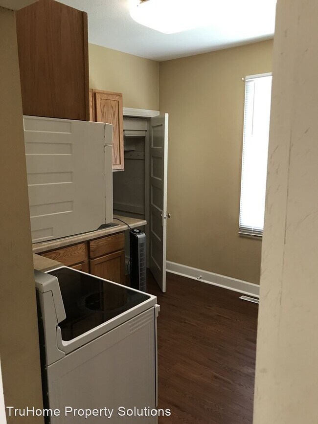 Foto del edificio - 3 br, 1 bath House - 123 West Main Street