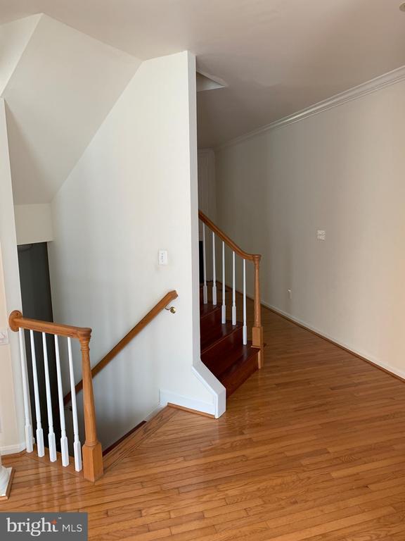 Building Photo - 106 Shepherdson Ln NE