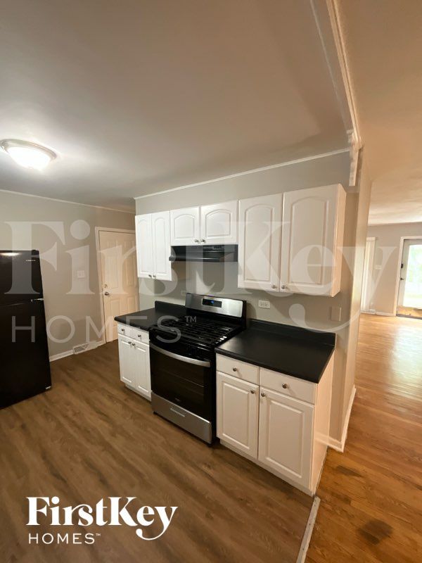 Foto del edificio - 22728 Ridgeway Ave
