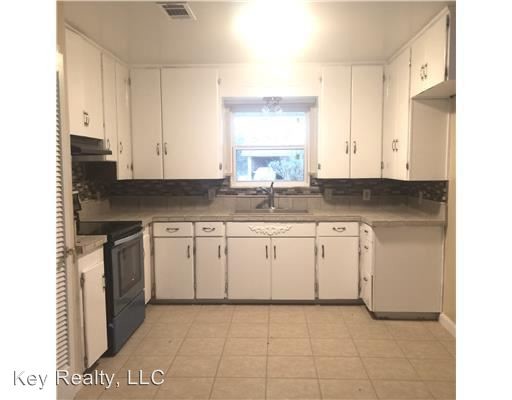 Foto del edificio - 3 br, 1 bath House - 2714 Woodlawn Dr.