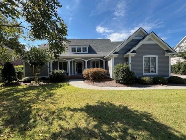 Photo - Experience Elegance in the beautiful city ... House