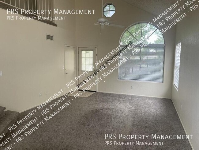 Building Photo - 441 S Maple-124