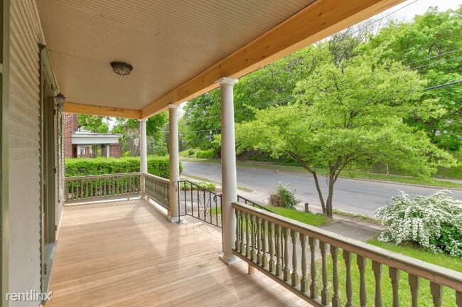 Foto del edificio - 5 br, 1 bath House - 1132 Bellevue Ave.