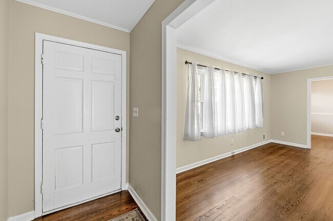 Foto del edificio - 311 Gardners Mill Ct