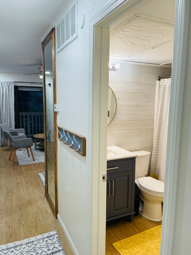 Foto del edificio - 3938 Surfside Blvd