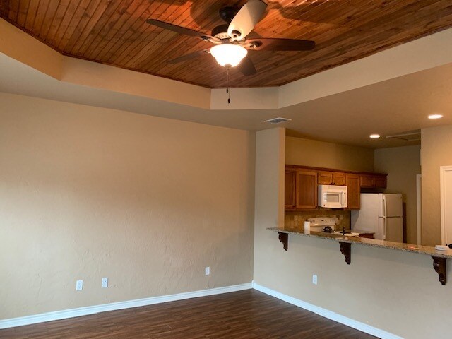 Foto del edificio - 592 Moore Ln