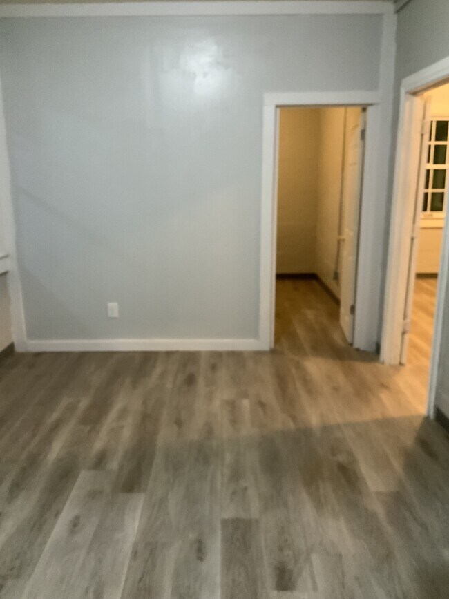 Foto del edificio - 131 E Main St