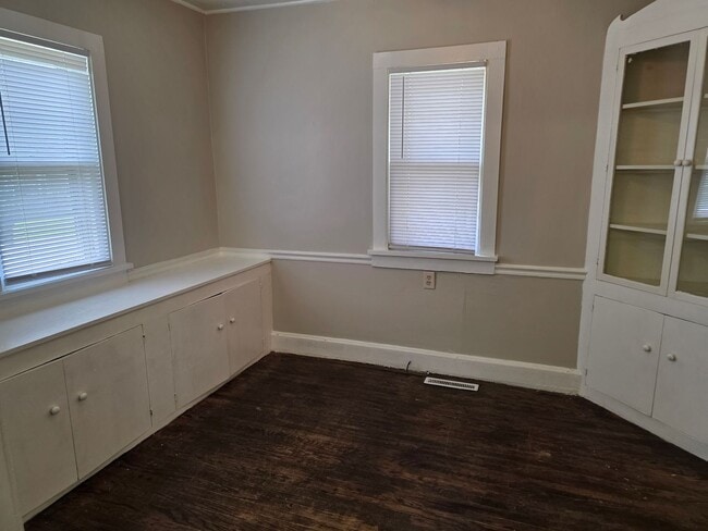 Building Photo - 2-Bedroom, 1-Bathroom Home with Basement – $1,050/Month - Accepting Section 8