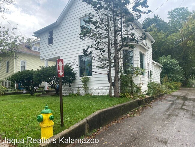 Foto del edificio - 4 br, 2 bath House - 1916 Cameron Street