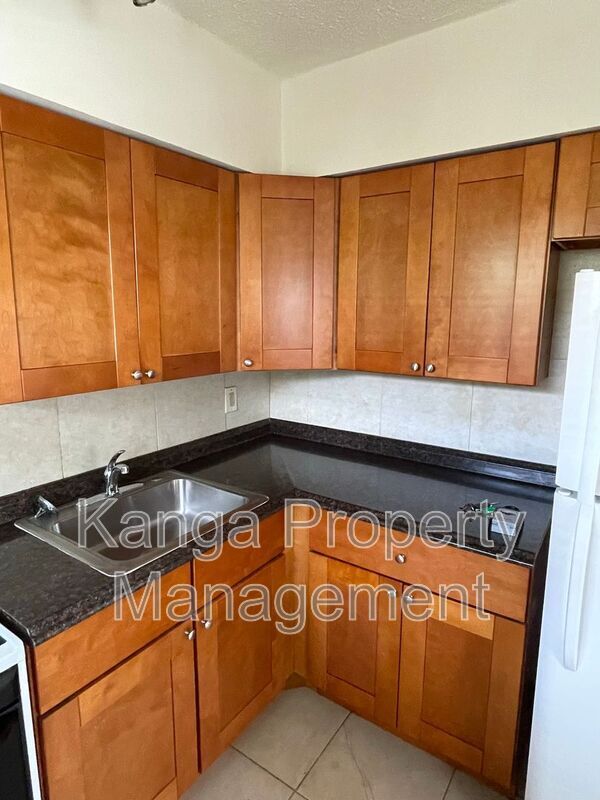 Foto del edificio - 220 SW 8th St