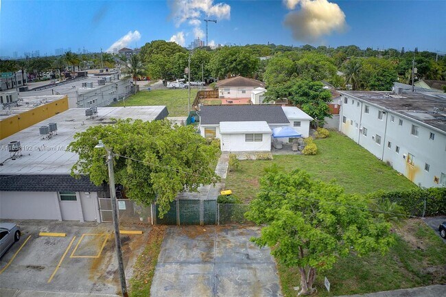 Foto del edificio - 25 SW 14th St