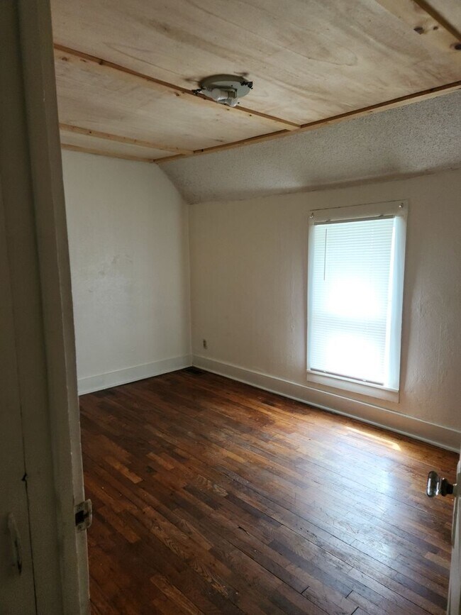 Building Photo - Ready Key-1107