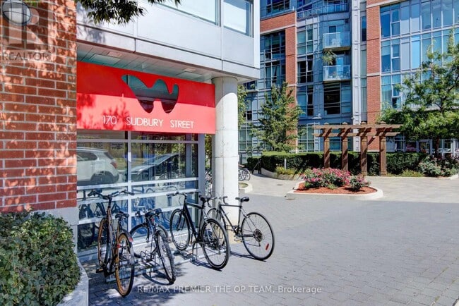 Building Photo - 170-170 Sudbury St