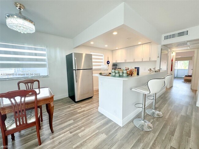 Building Photo - 2 br, 2 bath Condo - 665 Flanders N # 665