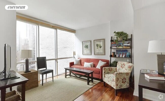 Building Photo - 60 E 55th St