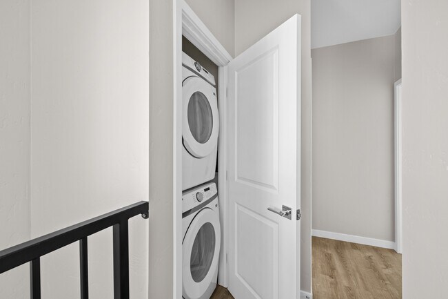 Building Photo - 6240 Pontiac St