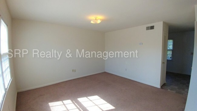 Foto del edificio - 2345 Statesville Blvd