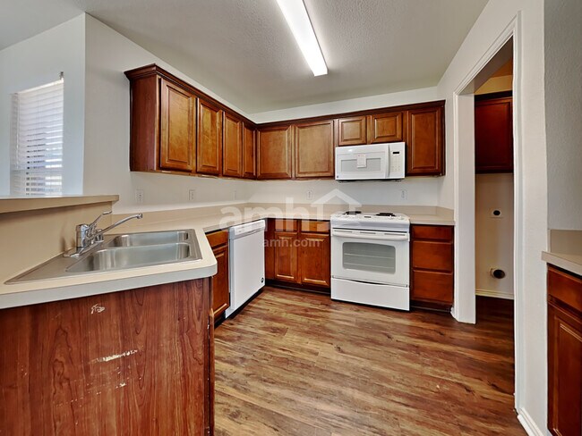 Foto del edificio - 1703 Hope Town Dr