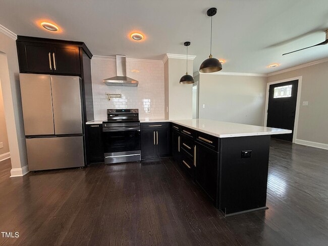 Building Photo - 215 Walnut St