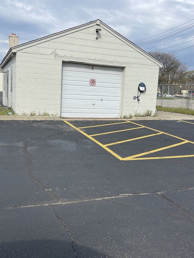 Foto del edificio - 27850 Gratiot Ave