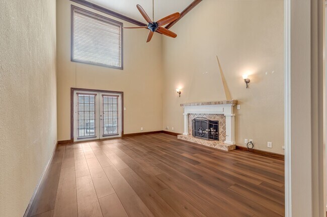 Foto del edificio - 516 S Post Oak Ln