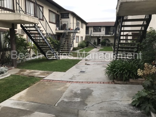 Building Photo - 13932 Coteau Dr