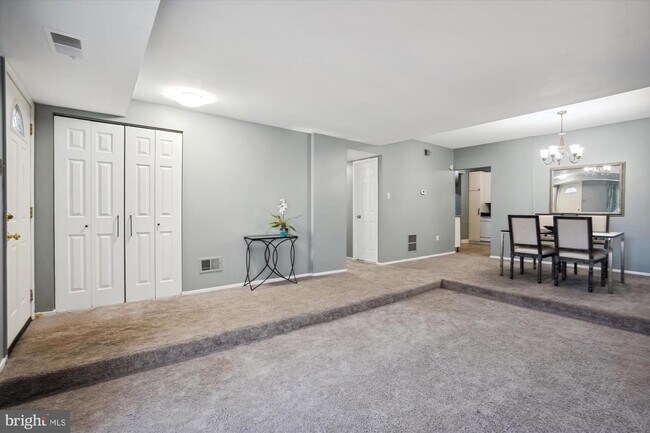 Building Photo - 7244 Jillspring Ct