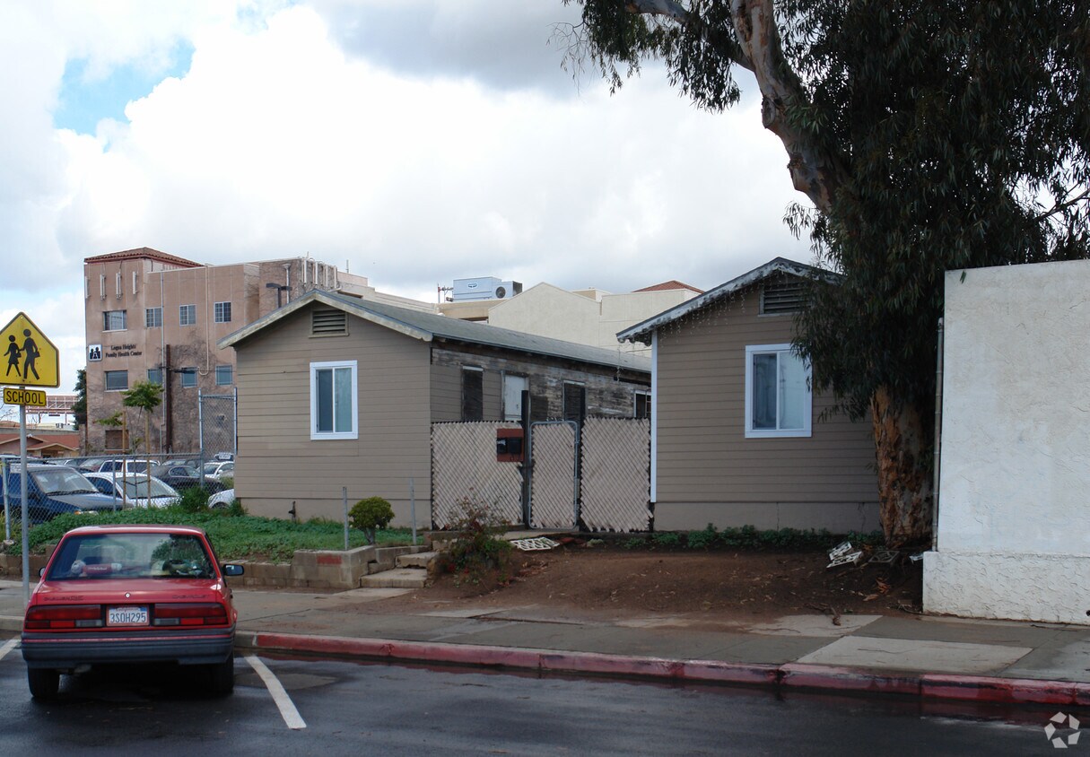 Building Photo - 1832 Newton Ave