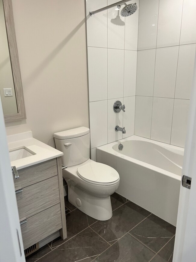 Photo du bâtiment - 45500-45500 Campus Dr