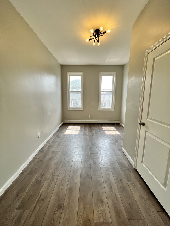 Building Photo - 200 Bartholdi Ave