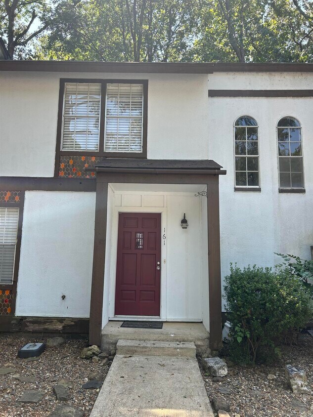 Primary Photo - 161 La Vista Ln