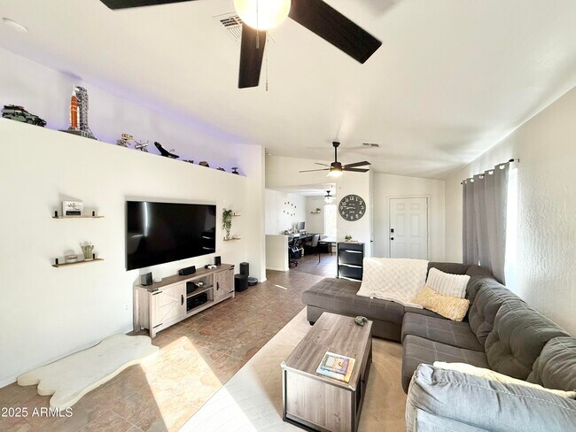 Foto del edificio - 13737 W Berridge Ln