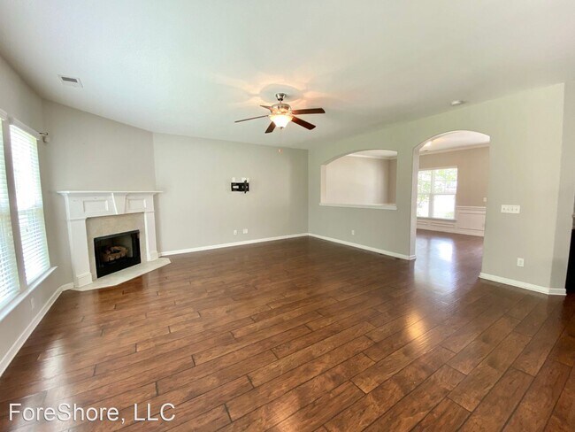 Building Photo - 3 br, 2.5 bath House - 9314 Evan Way