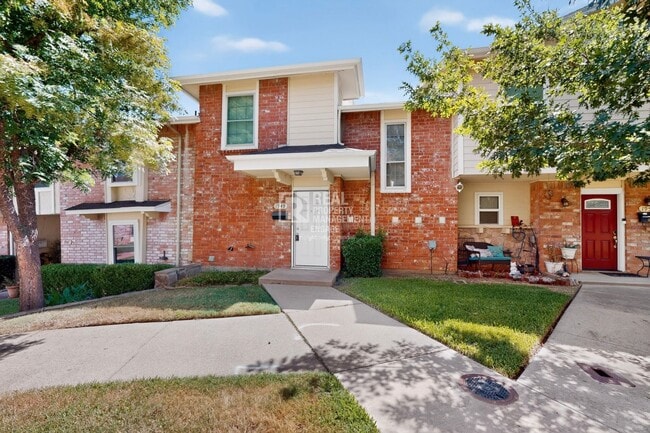 Photo - 1949 Shorewood Drive Townhome