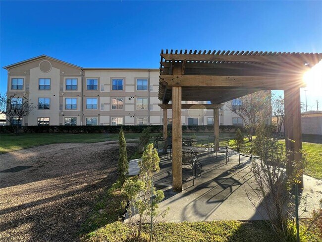Foto del edificio - 6655 W Sam Houston Pkwy S