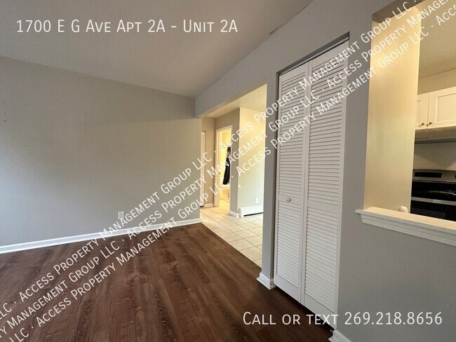 Foto del edificio - 1700 E G Ave