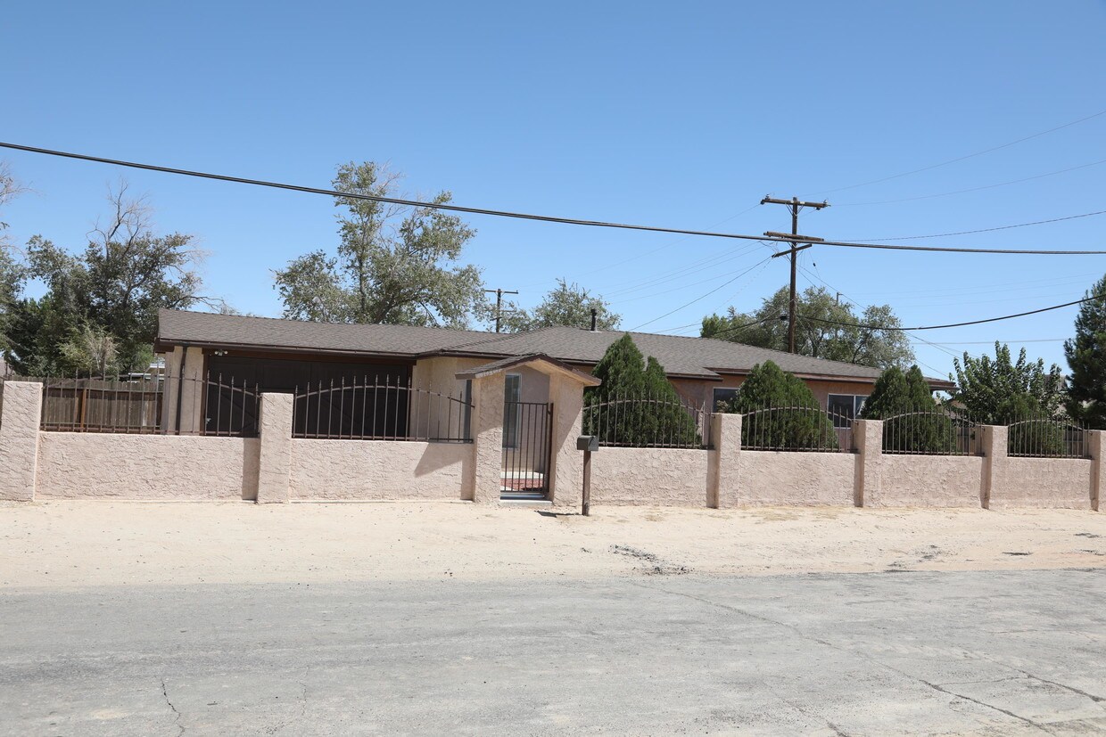 Primary Photo - 3050 Lincoln St
