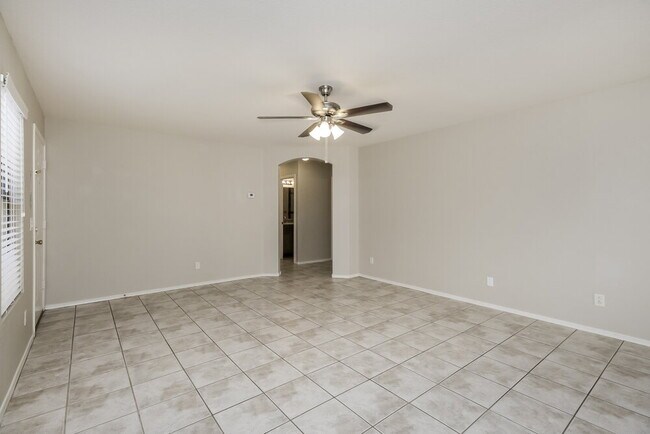 Foto del edificio - 10920 E Clovis Ave