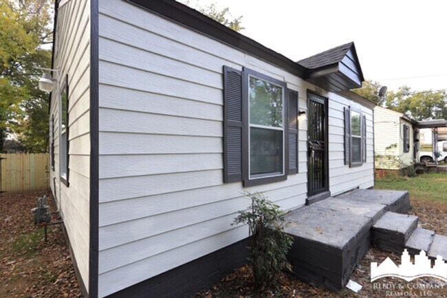 Foto del edificio - 2629 Whitman Ave