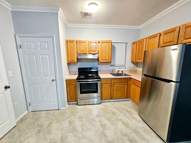 Building Photo - 61 Apple Ln
