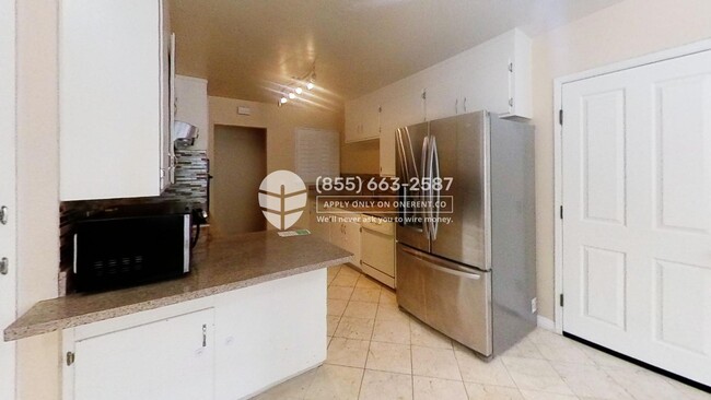 Foto del edificio - 804 Inverness Way