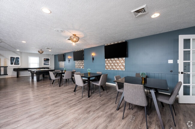Interior Photo - Lake Castleton Apartments