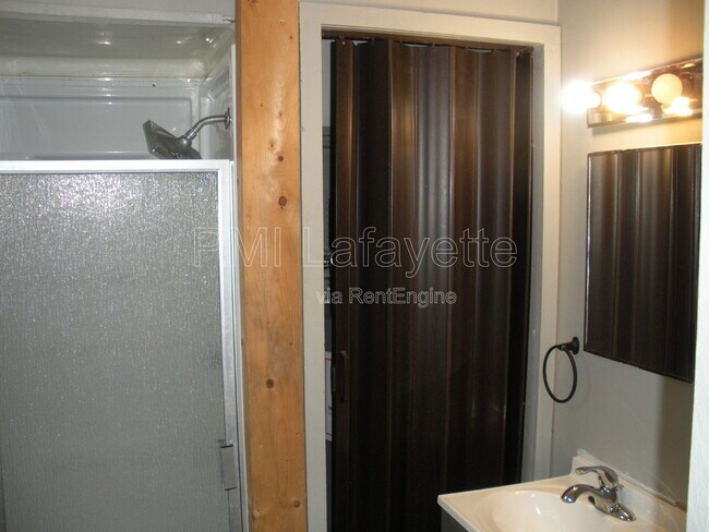 Foto del edificio - 106 E Vine St