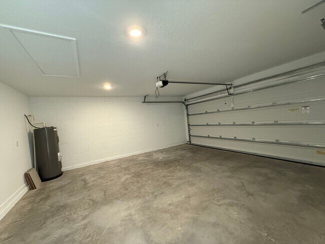 Foto del edificio - Beautiful 3 bedroom 2 bathroom house