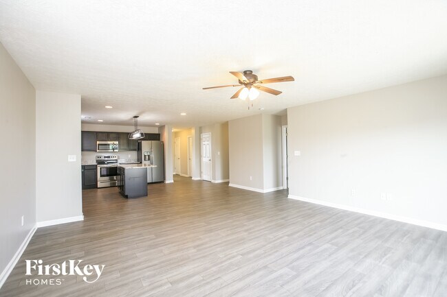 Foto del edificio - 5846 Wintersweet Ln